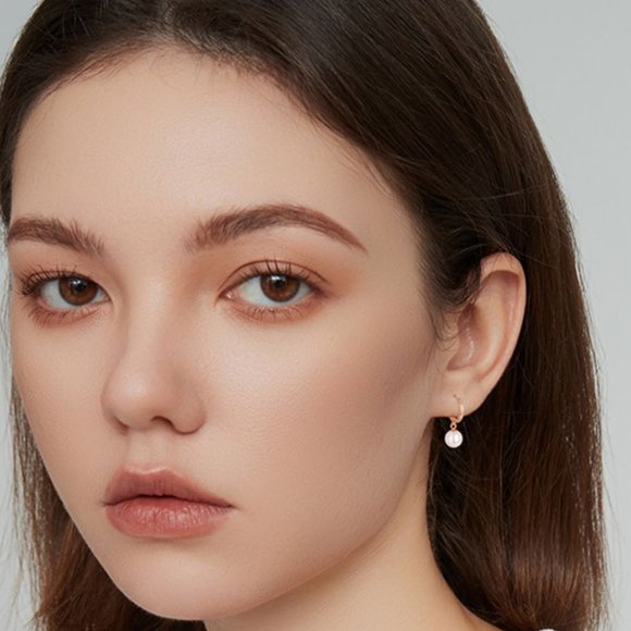 Le Pearl earrings silver – Drakenberg Sjölin LELC 999 Sterling Silver Pearl Earrings